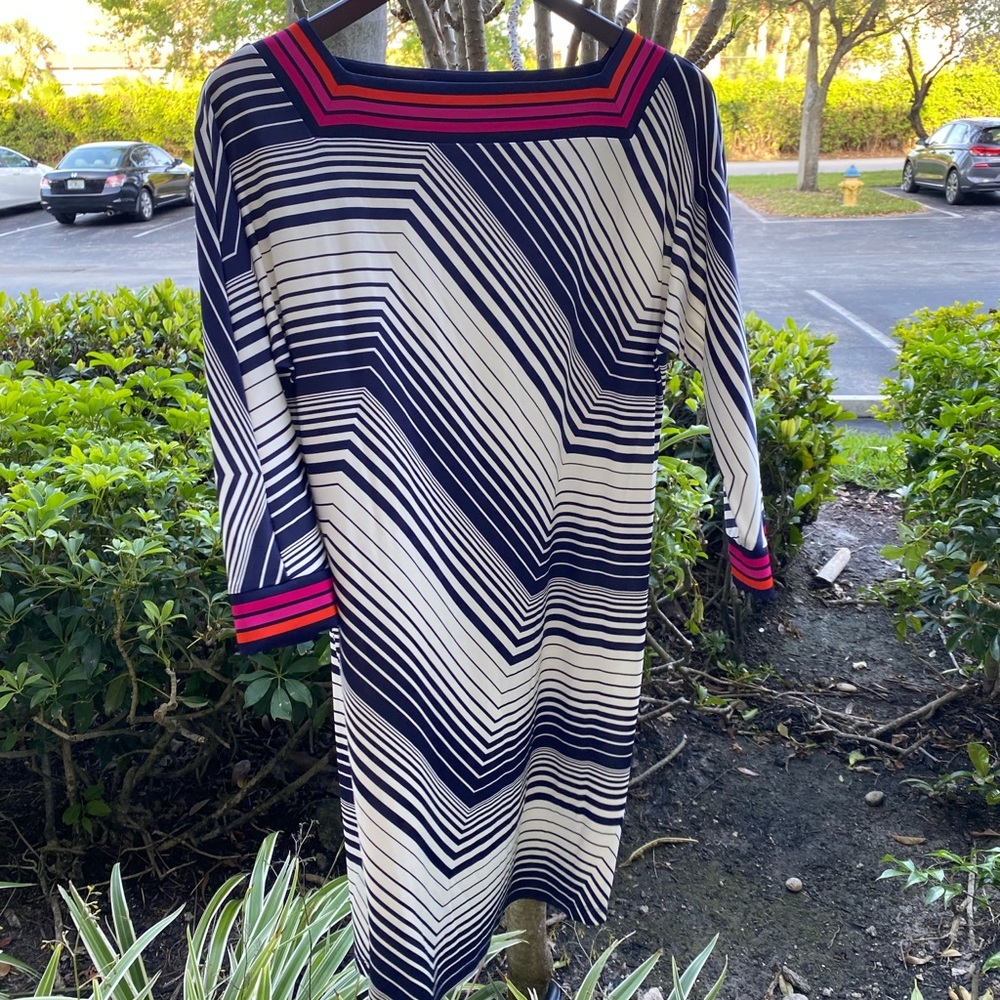New with tags Trina Turk indigo and pearl Geo bottle square-neck body co… - Picture 2 of 14